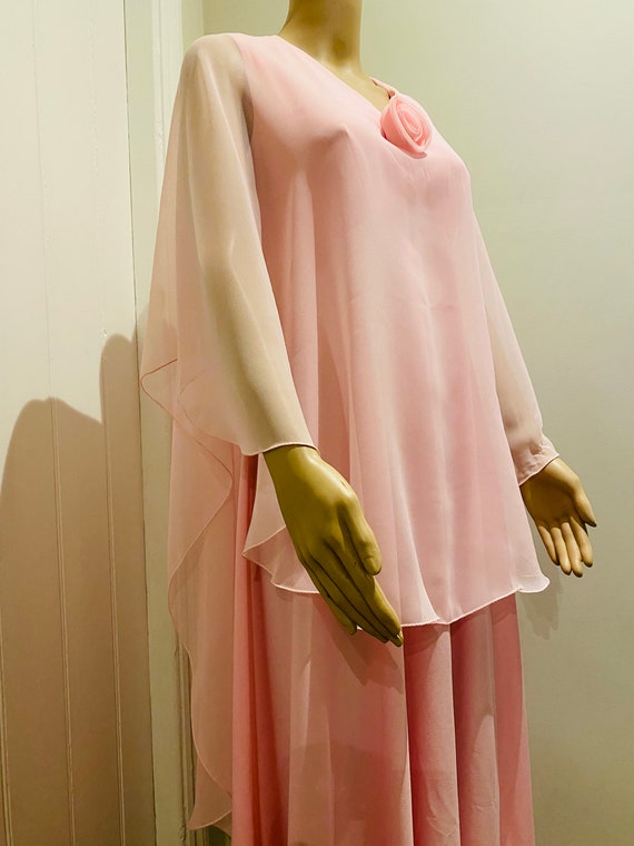 LOVELY Vintage 1950's Baby Pink Dress, Made In US… - image 3