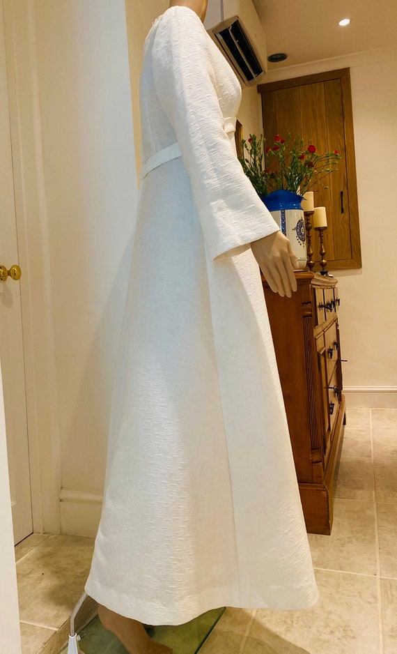 BEAUTIFUL Vintage 60's White Dress (Good Potential