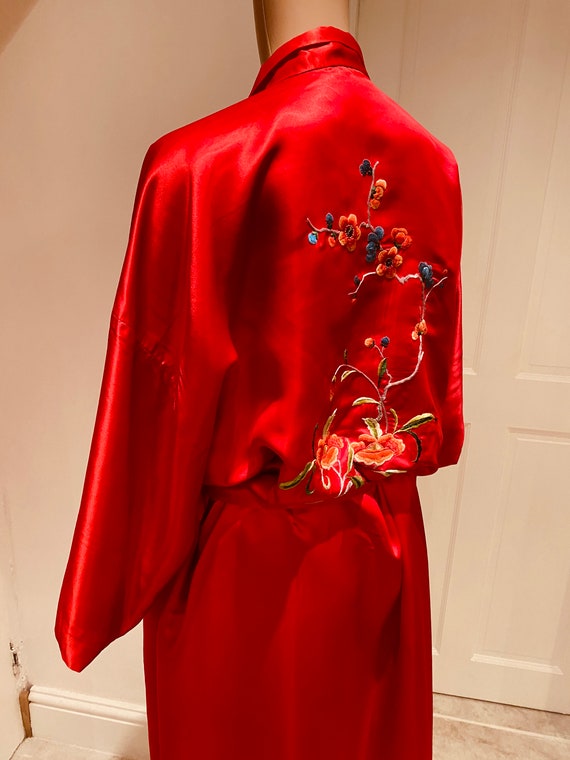 BEAUTIFUL Vintage Chinese Red Silk Robe Made In C… - image 8