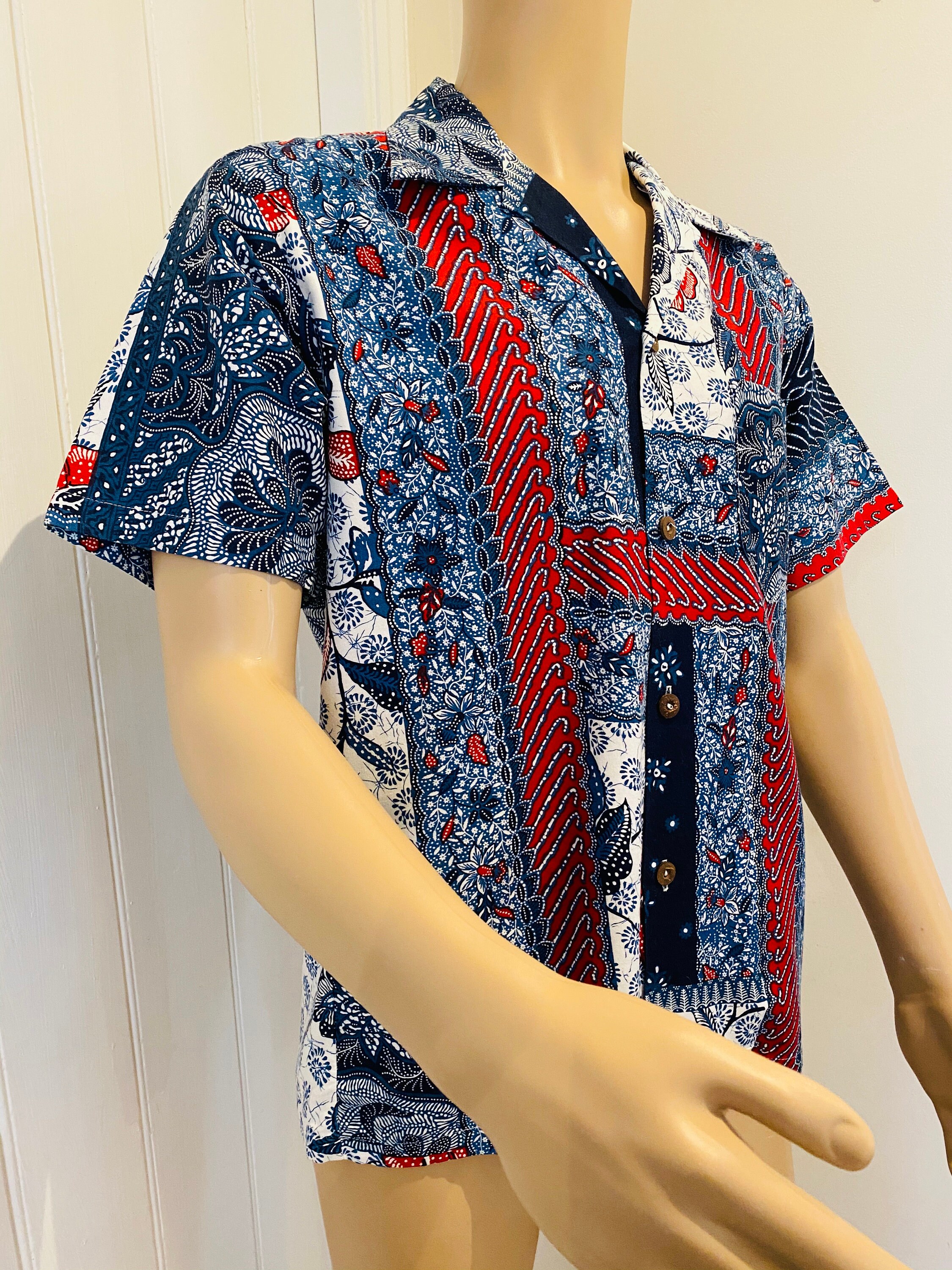 Image of Lovely Vintage 1960's Mens Hawaiian Shirt Made in California By "Duke Kahanamoku' -Great