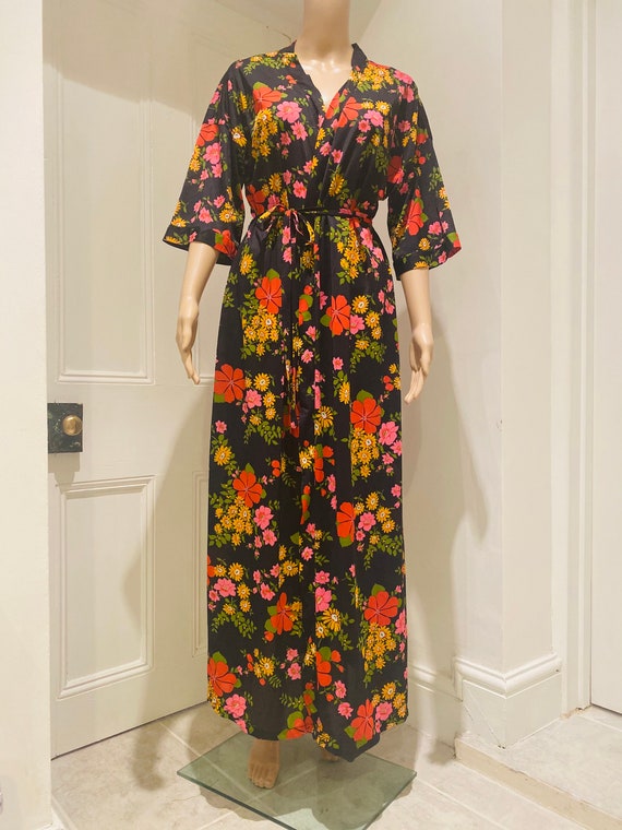 STUNNINGLY BEAUTIFUL Vintage 1970’s Floral Dressi… - image 4