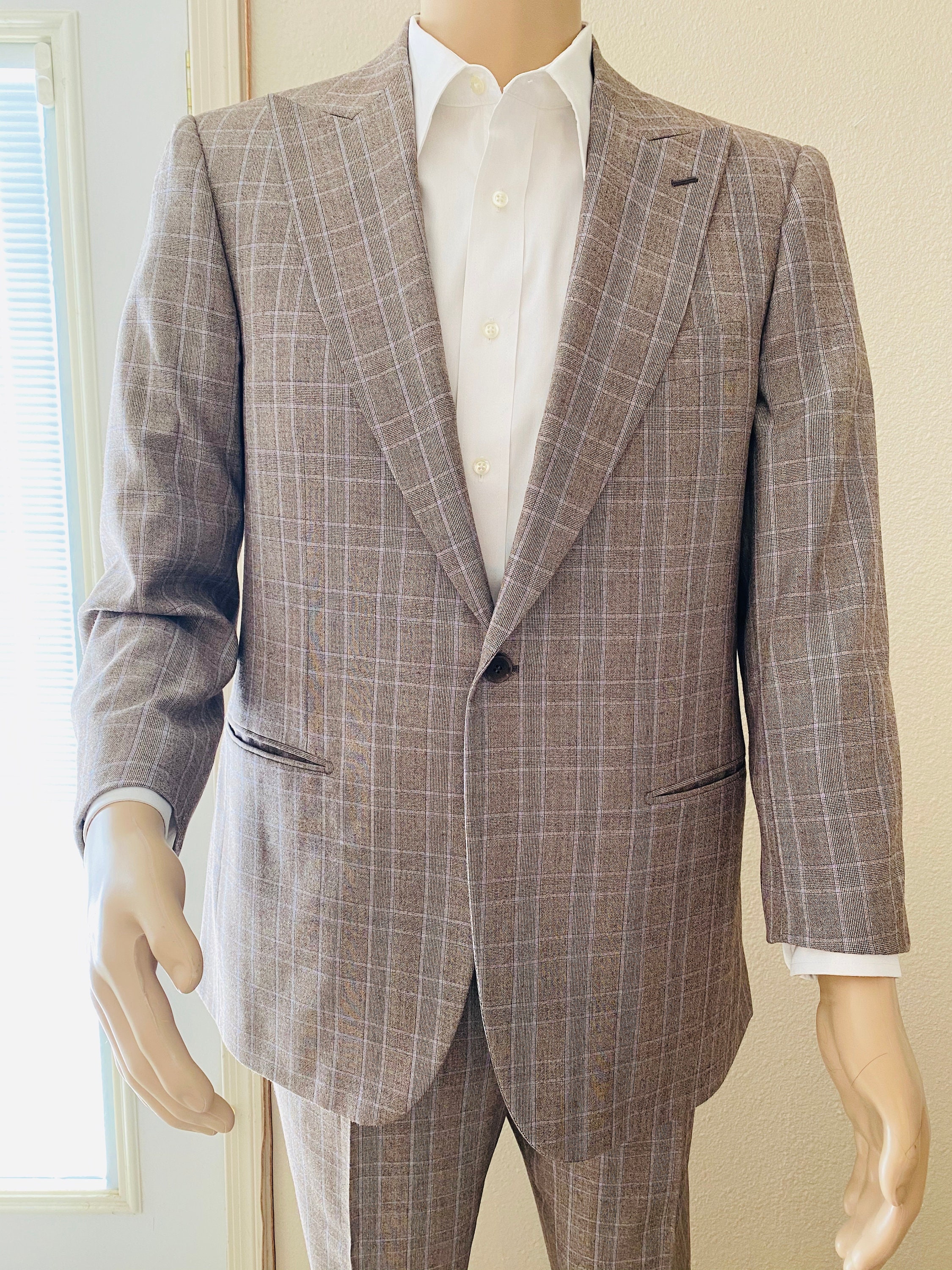 Image of Nice Mens 2 Piece Suit, Made in Italy By "Kashani', 100% Pure New Wool, Never Worn - Great