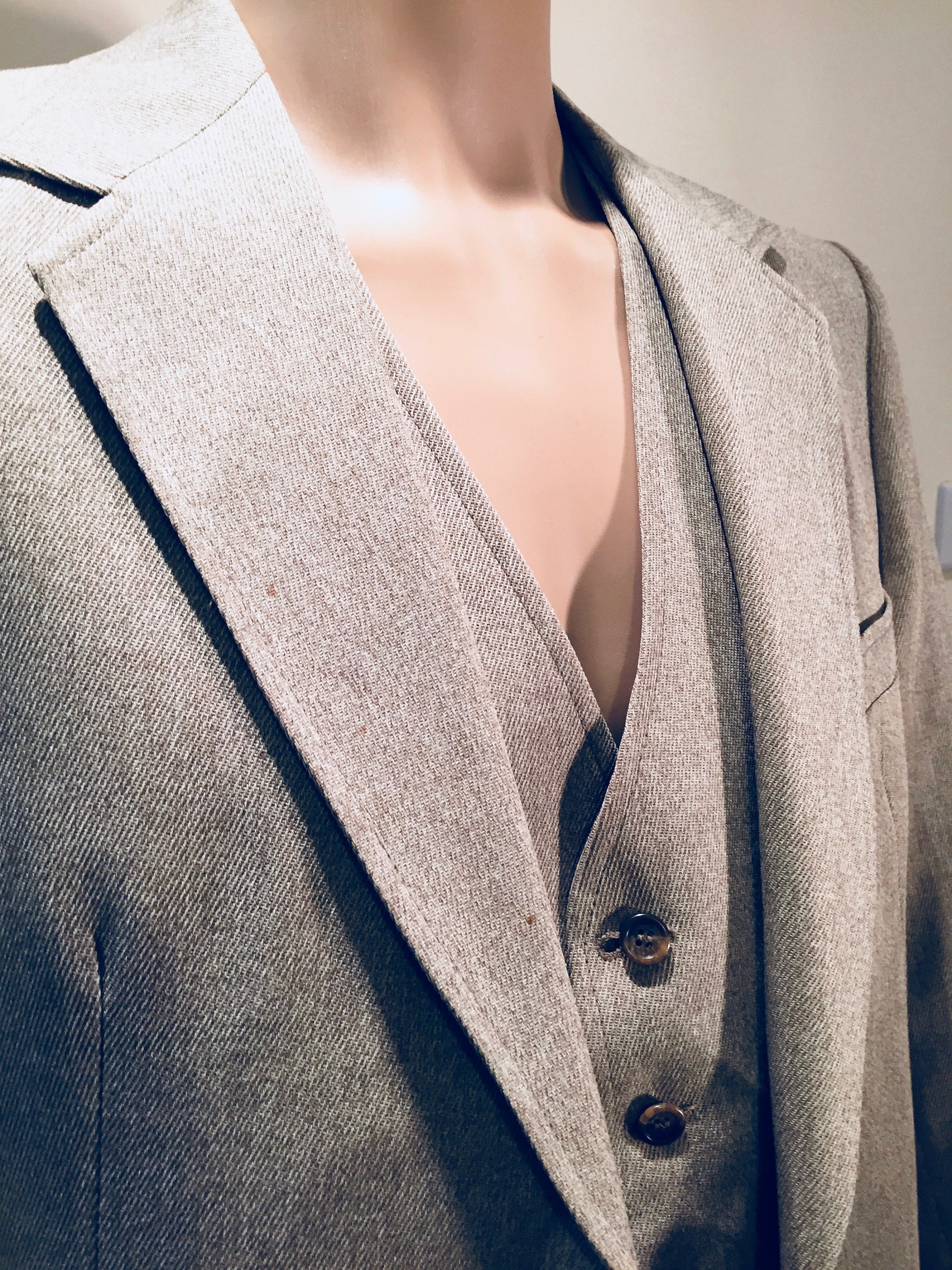 Image of Nice Vintage 1960's Mens 3-Piece Suit Made in New York Usa By "J. Richards' - Chest 42", Waist 34", Length 43" Great