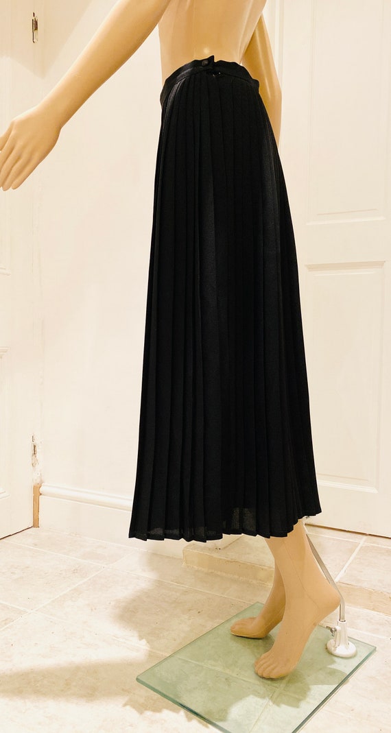 BEAUTIFUL Black Vintage 1980's Pleated Skirt Made… - image 10