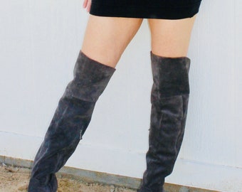 V Nice Soft Grey Suede Over-The-Knee Boots Made By 'BCBG MAXAZRIA', US Size 9B - Gorgeous!!