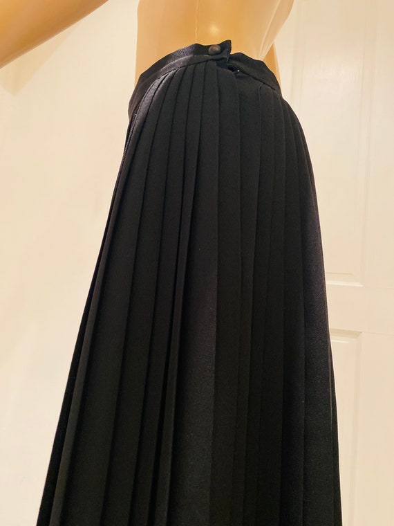 BEAUTIFUL Black Vintage 1980's Pleated Skirt Made… - image 2