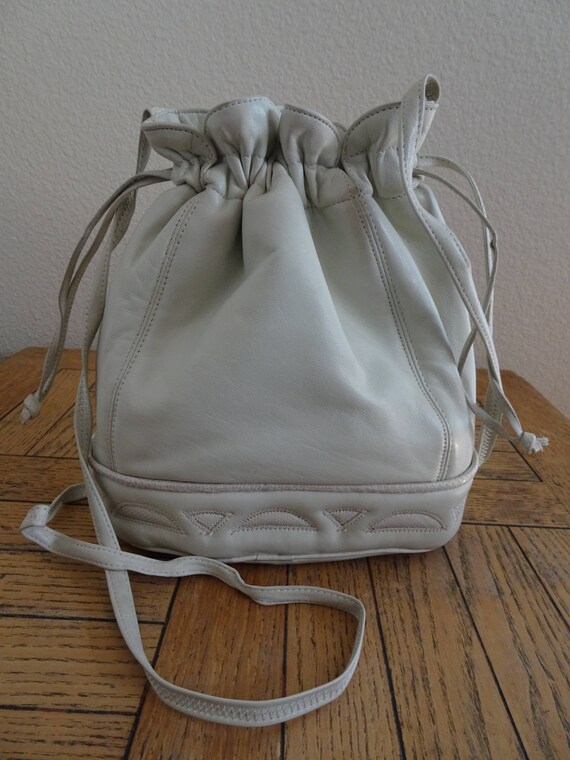 STUNNINGLY BEAUTIFUL 1980's Ochre Leather Handbag