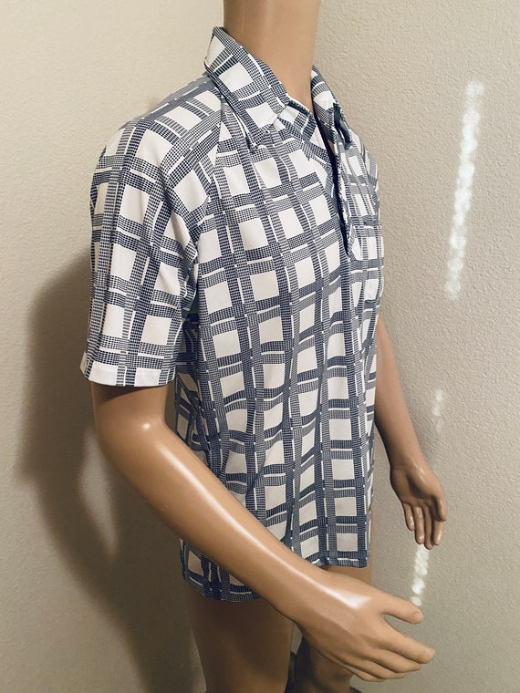 NICE Vintage Mens Short Sleeved Shirt Made In USA… - image 5