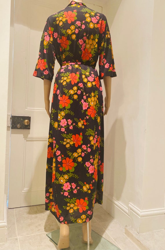 STUNNINGLY BEAUTIFUL Vintage 1970’s Floral Dressi… - image 4