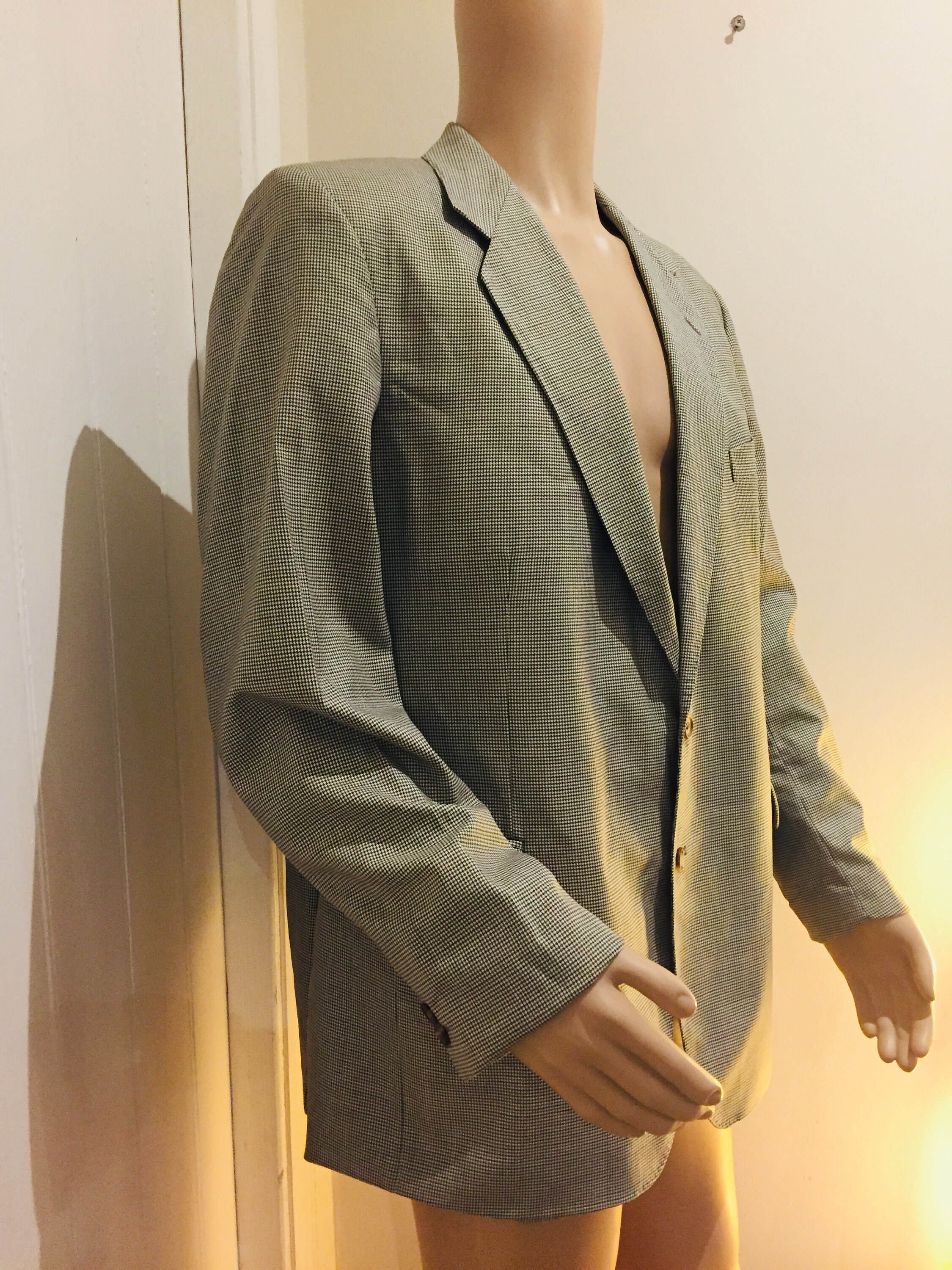 Image of Lovely Vintage 1970's Mens Blazer/Jacket Made in Scotland By "Reid & Taylor' - Chest 46"
