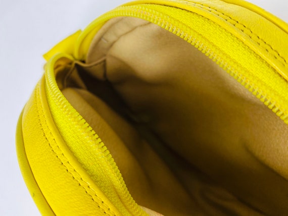 CUTE Yellow Leather Circular Handbag, Shoulder Or… - image 9
