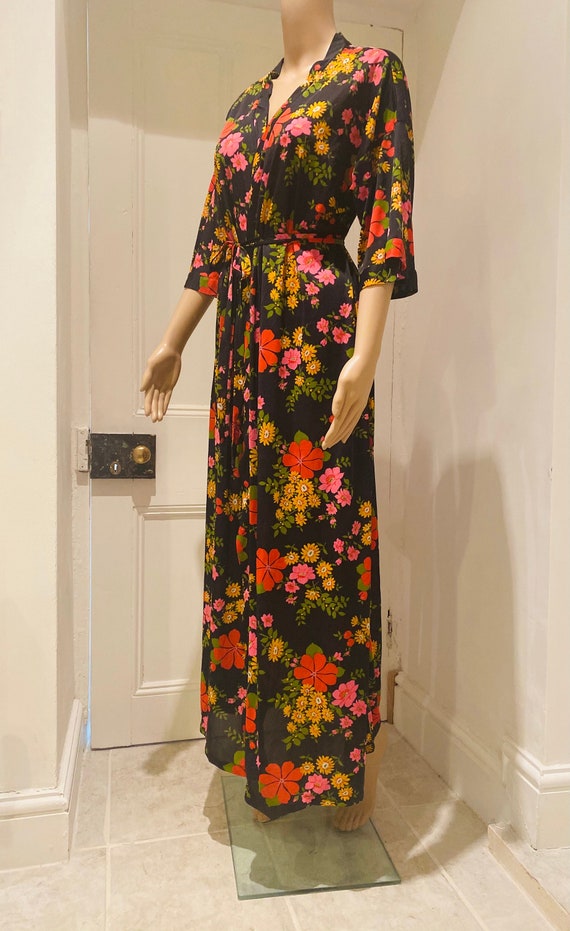 STUNNINGLY BEAUTIFUL Vintage 1970’s Floral Dressi… - image 2