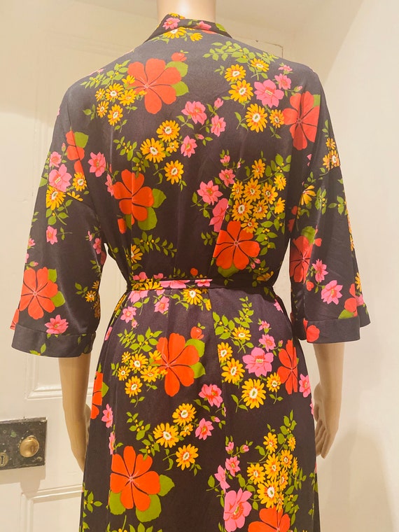 STUNNINGLY BEAUTIFUL Vintage 1970’s Floral Dressi… - image 10