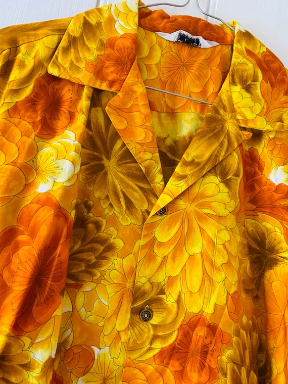 BEAUTIFUL Vintage 1960's Hawaiian Shirt Made In H… - image 1