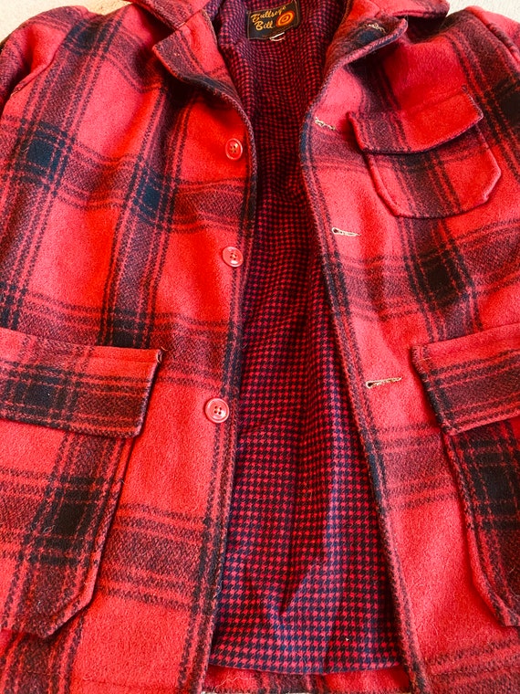 NICE Mens Vintage 1970's 'bullseye Bill' Red & Black Plaid Woollen NICE Mens Vintage 1970's 'bullseye Bill' Red & Black Plaid Woollen