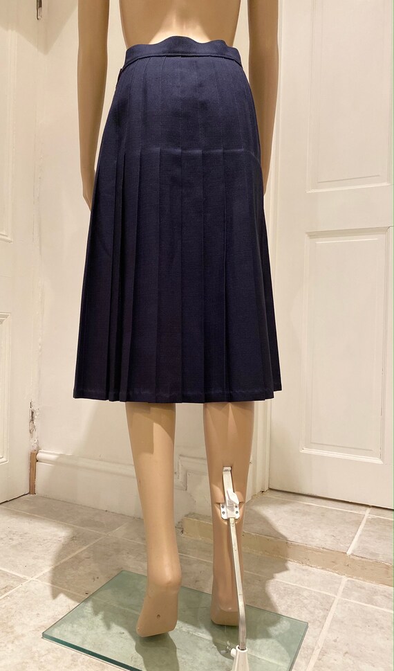 LOVELY Vintage 1980's Navy Blue Pleated Skirt Mad… - image 8