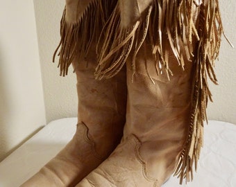 LOVELY Vintage 1980's Tan Leather Fringed Cowboy Boots Made In USA By 'Dingo' - UK 4 to 4.5