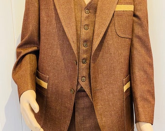 BEAUTIFUL Vintage 1960's Mens Suit Made In USA By 'The Country Squire' - Unique!!