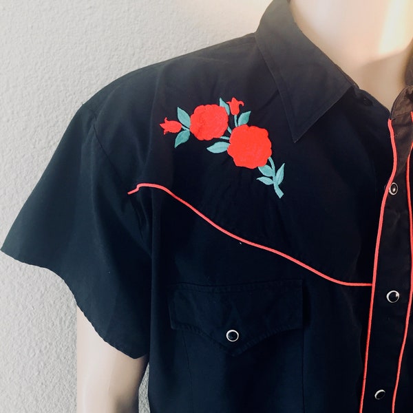 NICE Vintage Mens Western Style Black Shirt With Red Roses, Made In USA By 'Ely', Chest 50 Inches - Great!!