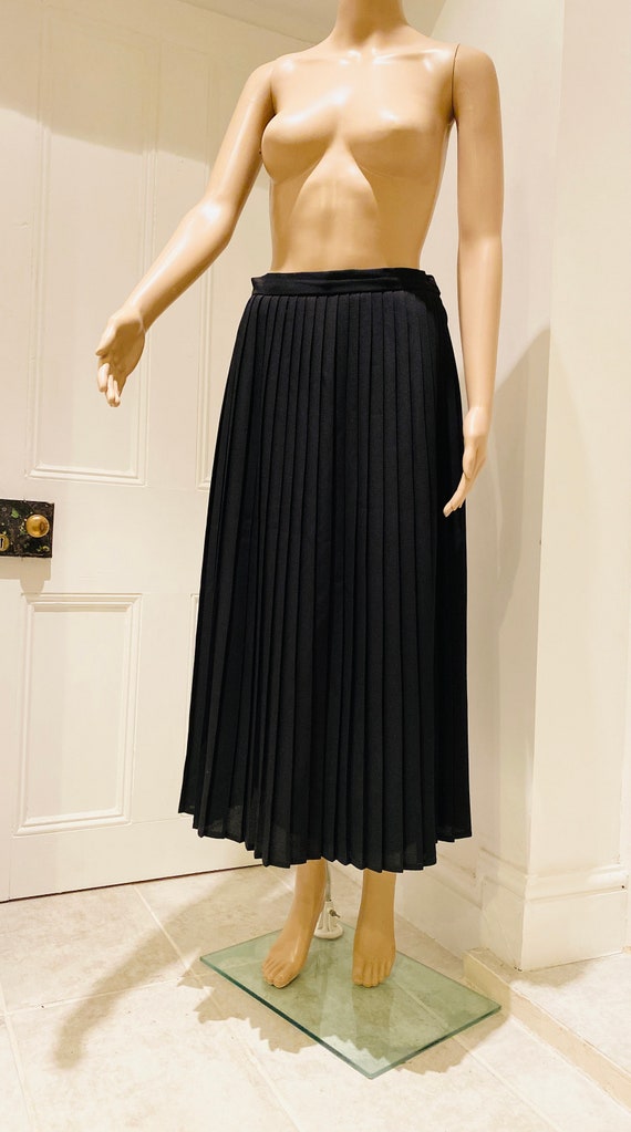 BEAUTIFUL Black Vintage 1980's Pleated Skirt Made… - image 5