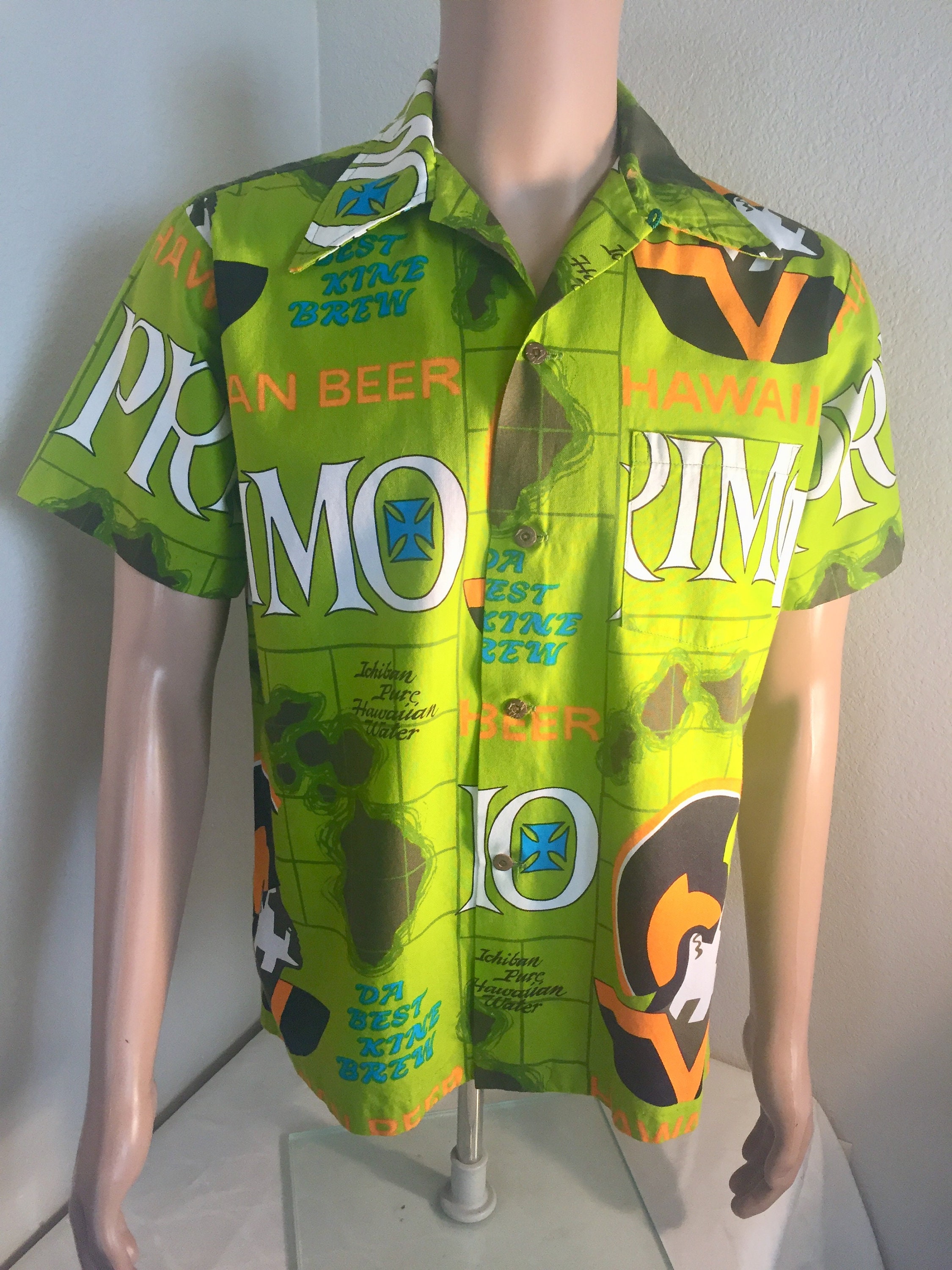 Image of Lovely Vintage 1960's Hawaiian Shirt Made in Hawaii By "Hawaiian Holiday' - Chest 42"