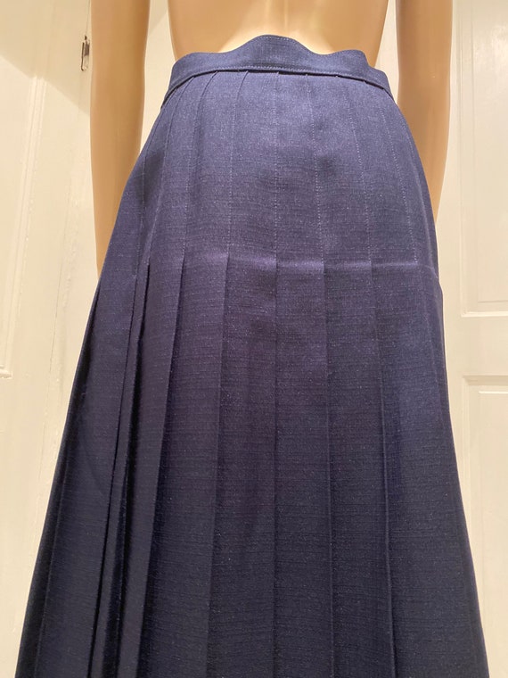 LOVELY Vintage 1980's Navy Blue Pleated Skirt Mad… - image 7