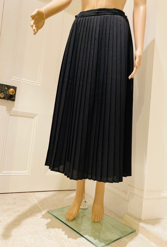 BEAUTIFUL Black Vintage 1980's Pleated Skirt Made… - image 6