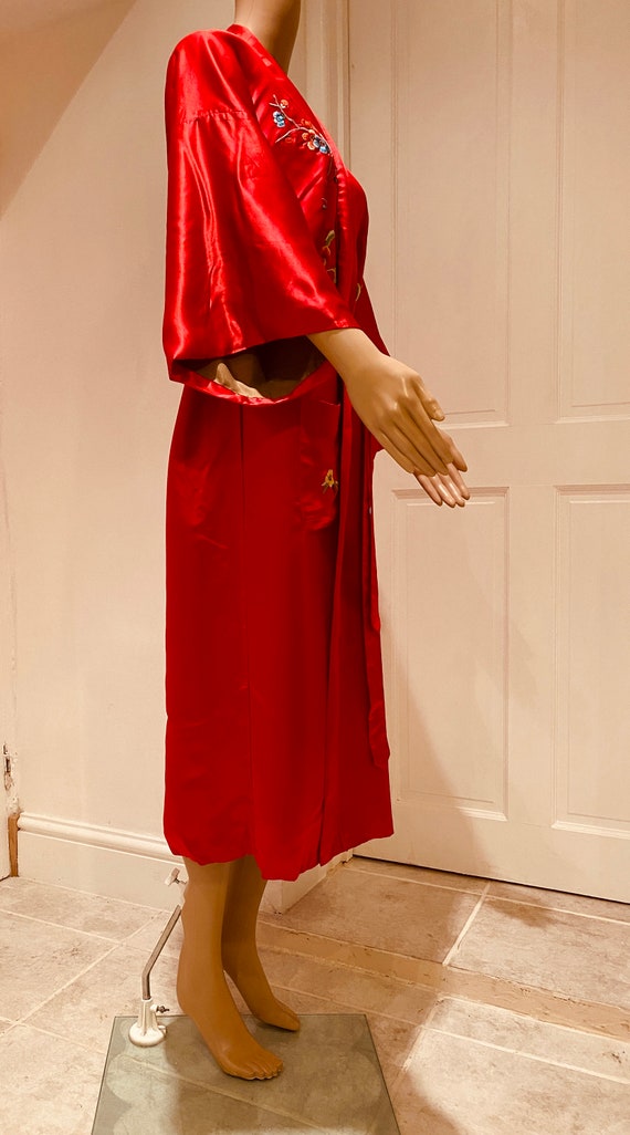 BEAUTIFUL Vintage Chinese Red Silk Robe Made In C… - image 7