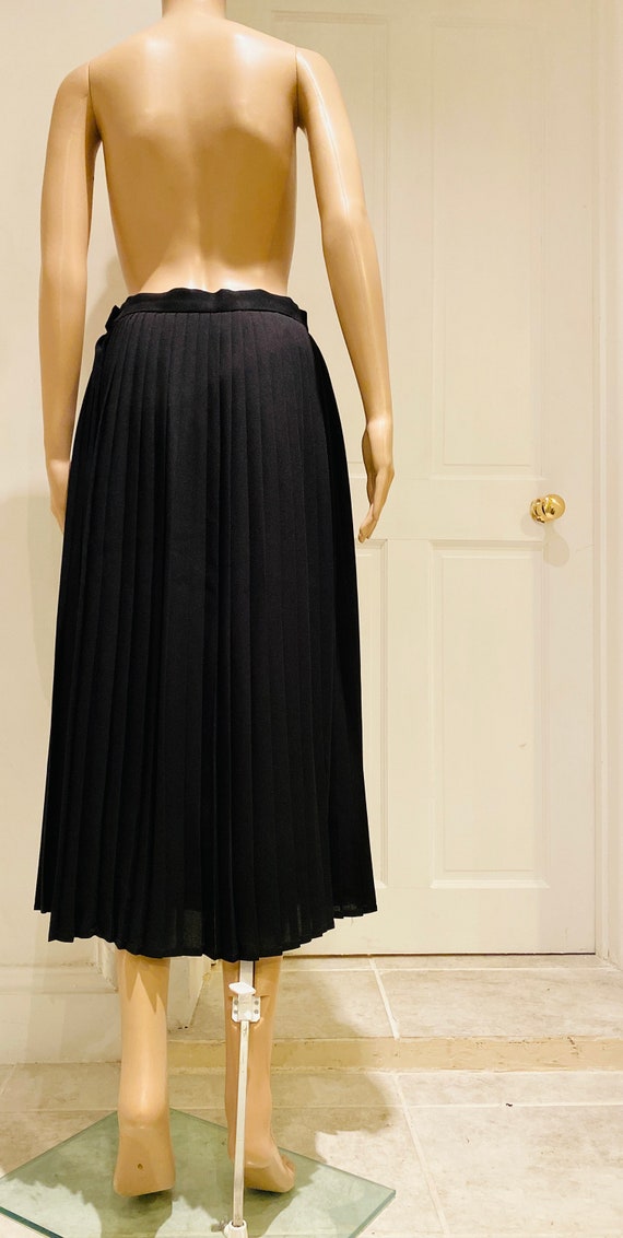 BEAUTIFUL Black Vintage 1980's Pleated Skirt Made… - image 9