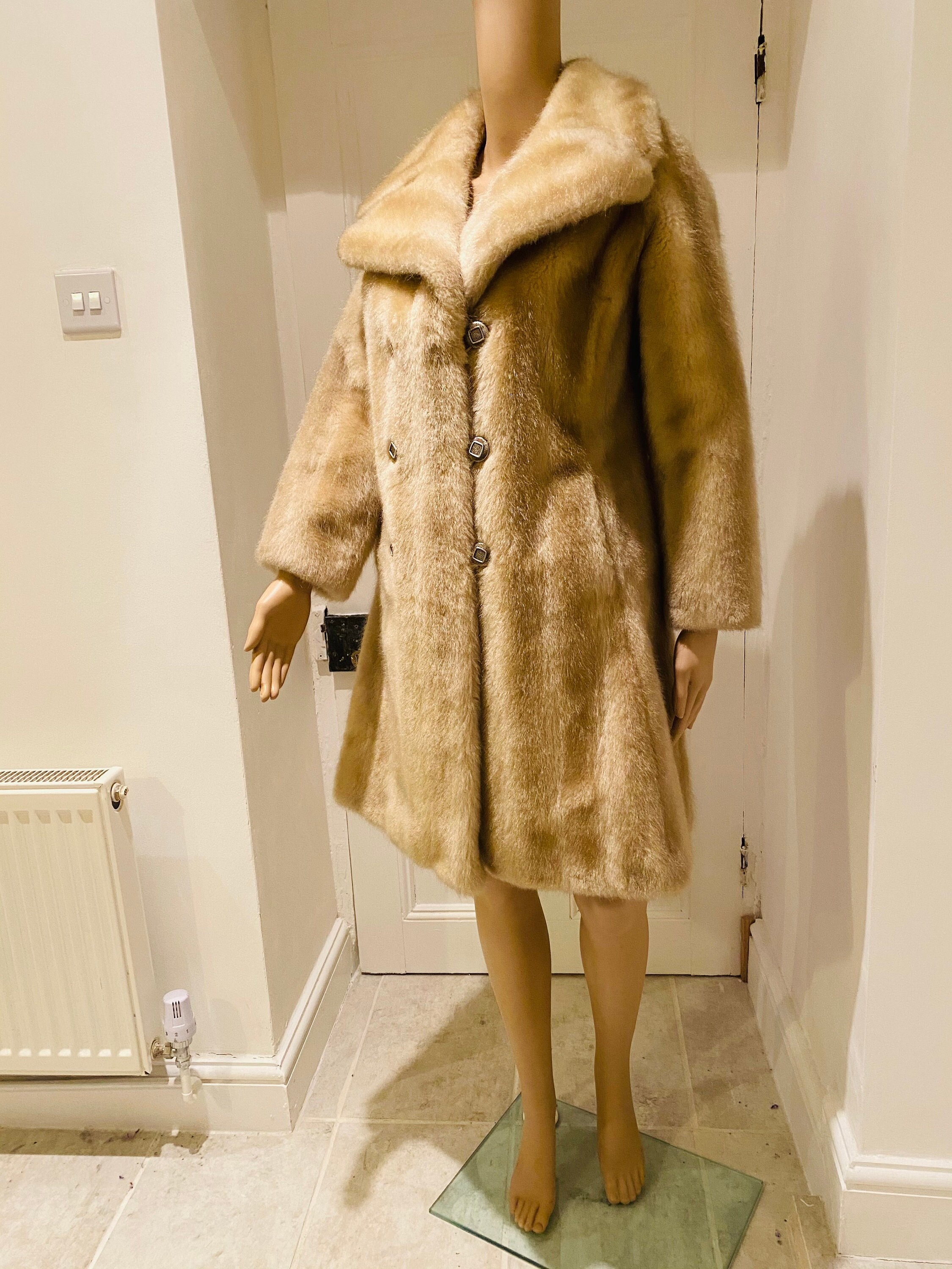 BEAUTIFUL Vintage 1960's Faux Fur Coat Made In ENGLAND By 'Lister