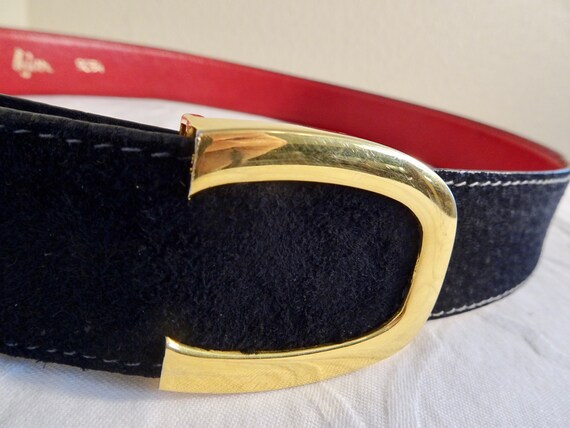 V LOVELY Black Suede & Red Leather Vintage 1980 display picture 2