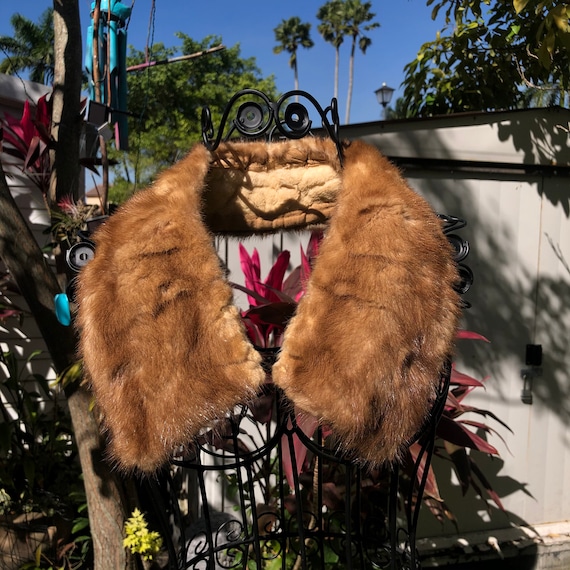 Vintage Light Brown Mink Fur Collar, Vintage Holl… - image 1