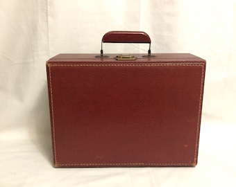 Burgundy Red Suitcase, Vintage Vanity Case Trunk, Retro Luggage, Rustic Industrial Home Decor, Vintage Train Case, Carry On, Stacking Boxes,