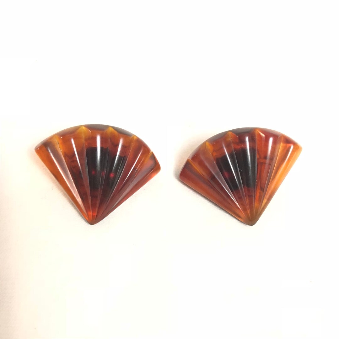 Ambra Shell Clip-On Earrings main image 1