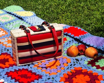 Vintage White Straw Bag with Blue & Red Leather Details, Retro Nautical Themed Purse, Red, White, and Blue Handbag, Mod Picnic Basket Bag