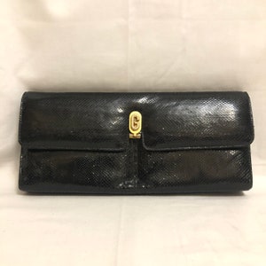 Bolso baguette vintage de piel de serpiente negra / Cartera de mano de piel de serpiente negra / Bolso de mano de piel de serpiente con herrajes dorados y cadena dorada / Monedero negro y dorado