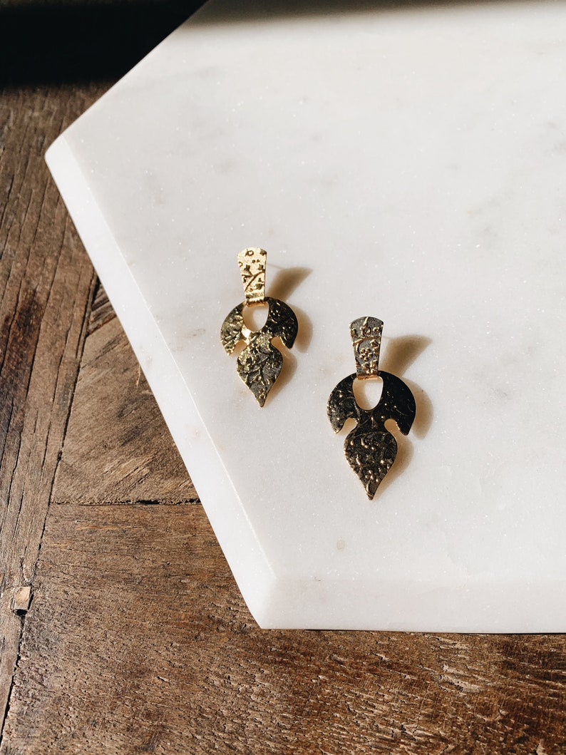 1990/'s Dead Stock Vintage Gold Floral Embossed leaf Drop Earrings