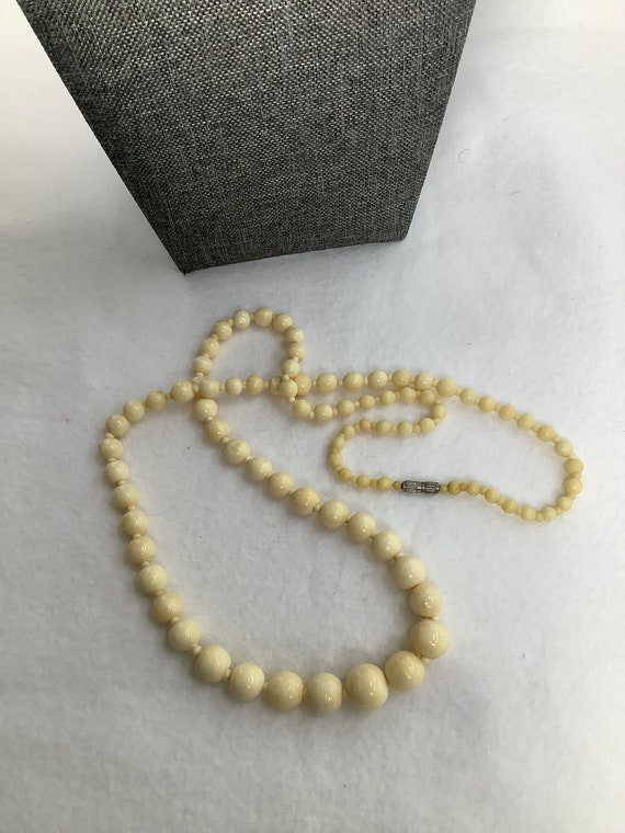 Vintage French Ivory-Colored Bead Necklace Jewelr… - image 8