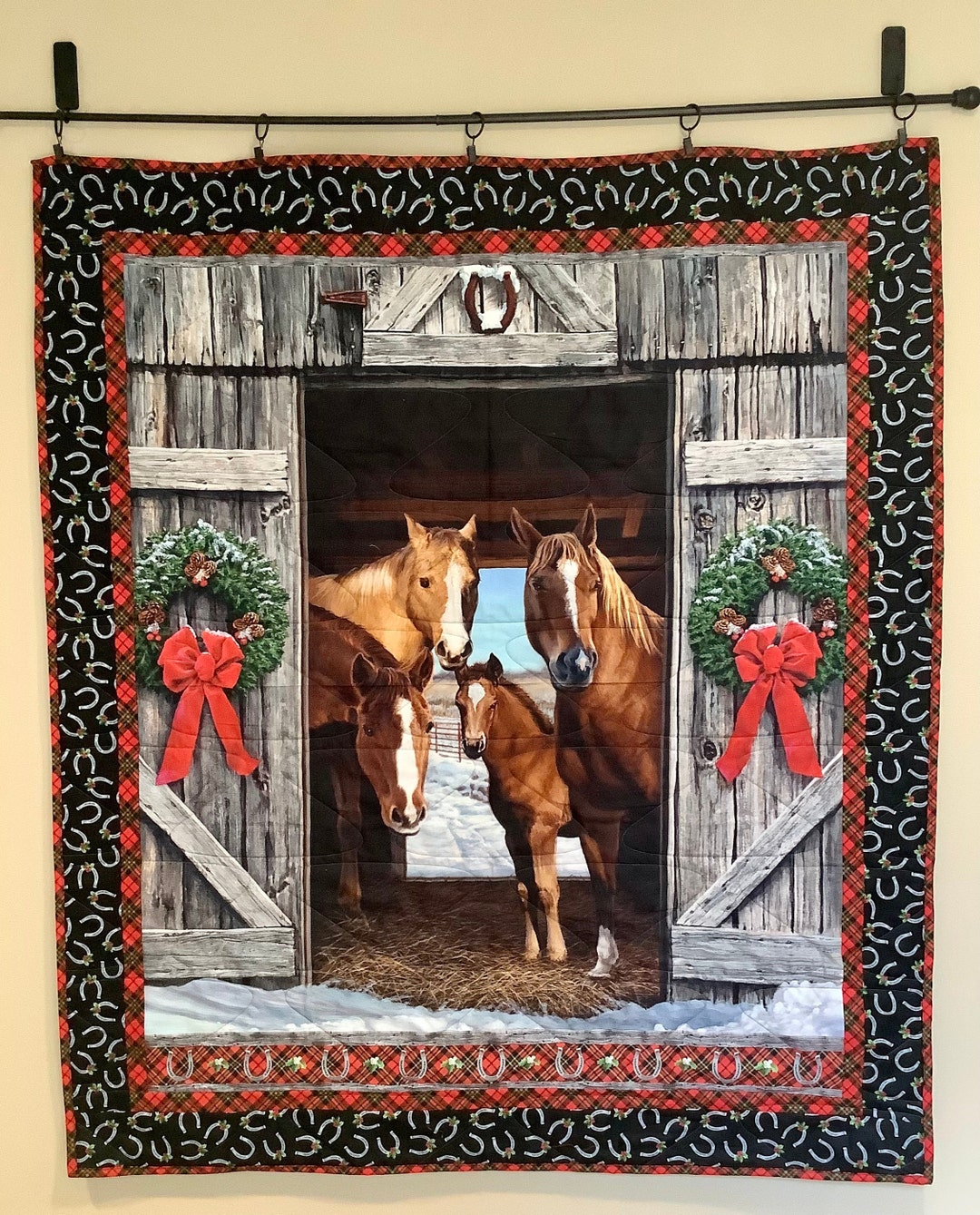 Christmas Horse Quilt Completed Finished Stable Barn Farm Holiday Lap