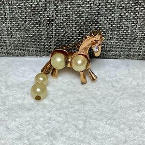 Vintage Small Pearl Horse Brooch Pin Jewelry Gold Tone Faux Pearl Rhinestone Eye Equestrian Thoroughbred Kentucky Race Derby Animal Gift Her