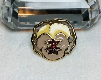 手刺繍フェルトパンジーブローチ：花柄ギフトピン - Etsy 日本