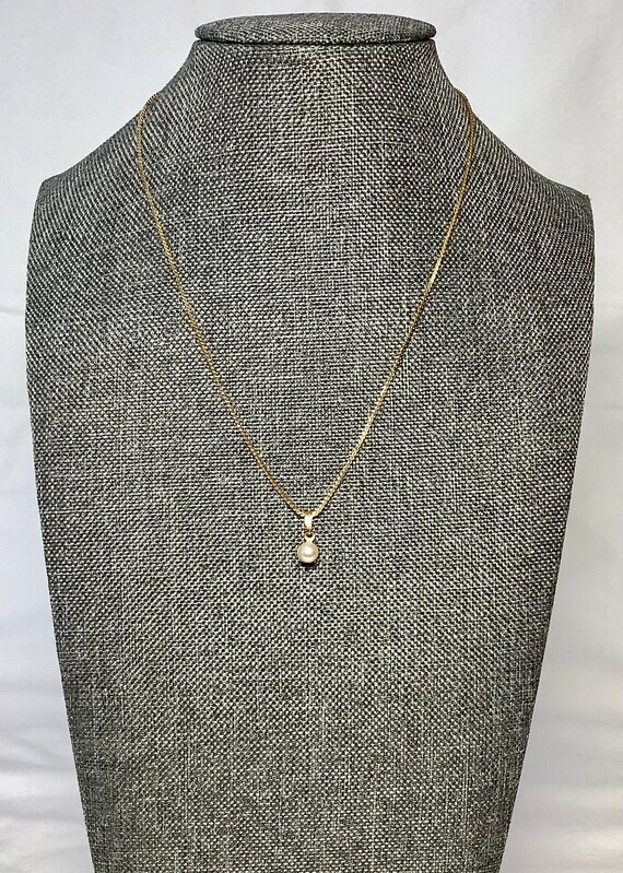 Vintage Faux Pearl Gold Tone Pendant Necklace Jew… - image 1