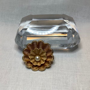 Vintage Hattie Carnegie Flower Signed Brooch Pin Jewelry Gold Tone Clam Shell Double Row Petals Glamour Costume Statement Gift For Her