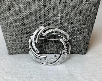 Vintage Circle Wreath Brooch Pin Sarah Coventry Signed Designer Jewelry Silver Tone Round Abstract Artsy Swirl Retro Glamour Elegant Costume