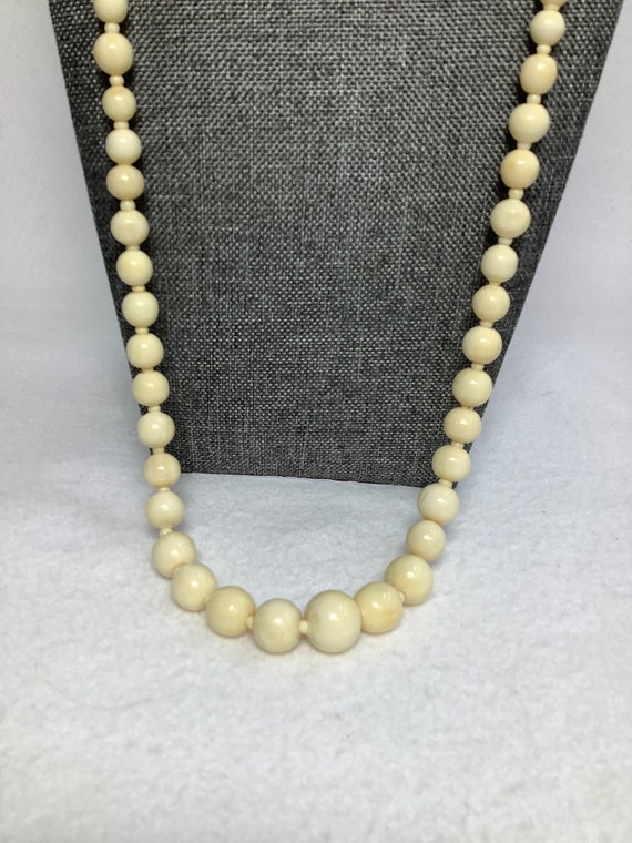 Vintage French Ivory-Colored Bead Necklace Jewelr… - image 4