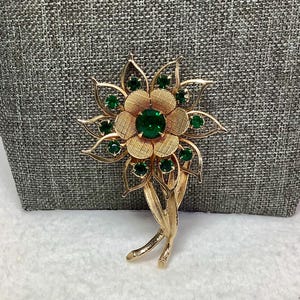 Vintage Green Rhinestone Flower Brooch Pin Jewelry Floral Gold Tone Filigree Leaves Petal Emerald Green Beads Love Gift Her Wife Birthday