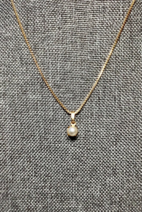 Vintage Faux Pearl Gold Tone Pendant Necklace Jew… - image 4