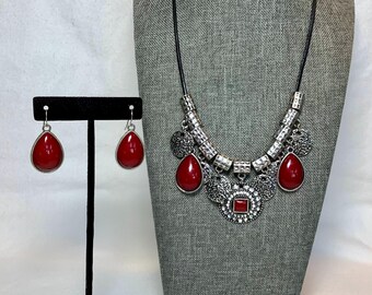 Vintage Red Bead Necklace Pierced Earring Matching Set Jewelry Dangle Silver Tone Red Acrylic Teardrop Rhinestone Medallions Retro Statement