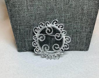Vintage Swirl Circle Brooch Pin Sarah Coventry Cov Signed Designer Jewelry Silver Tone Round Abstract Wreath Spiral Retro Glamour Elegant