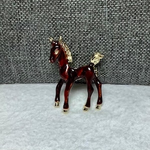 Vintage Small Brown Horse Brooch Pin Jewelry Gold Tone Enamel Pony Foal Equestrian Thoroughbred Derby Stable Ranch Cowboy Gift Her Wife